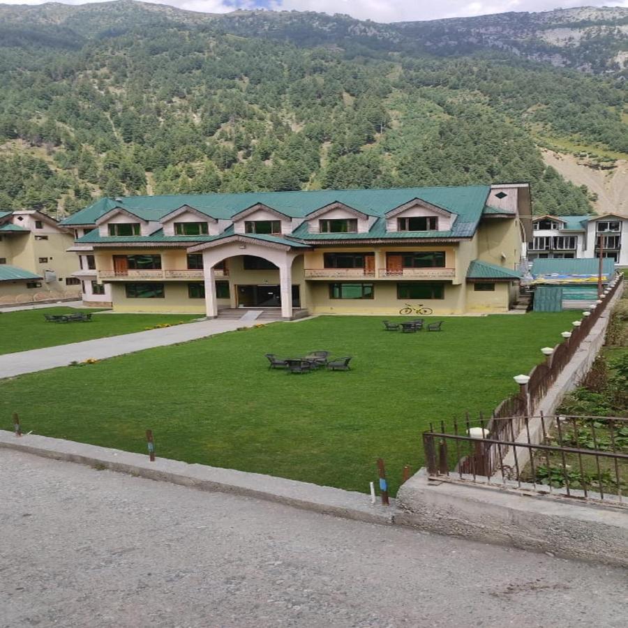 Hotel Sheen Srīnagar Exteriör bild